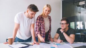 Blogger Review Produk: Kisah Nyata Blogger Indonesia yang Membantu Konsumen Memilih dengan Tepat